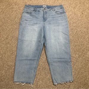 Ava & Viv women’s light washed jeans with raw hem. Size 20W
